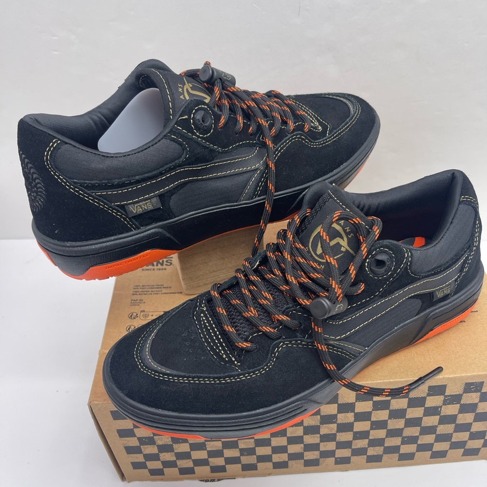 Vans Spitfire Men's Shoes Rowan 2
Spitfire Black/Flame
VN0A2Z3IBFM Sneakers - Picture 10 of 16